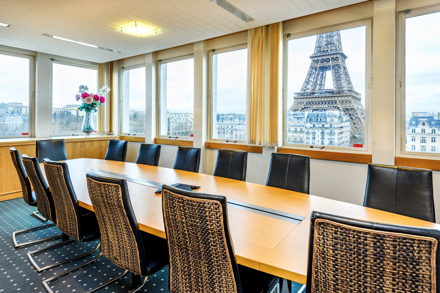 room 701 with the view of the Eiffel Tower- page banner
